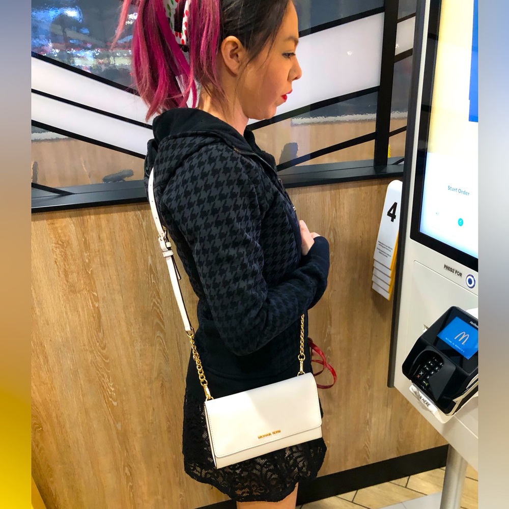 💥Moving to @the_bag_guy💥Michael Kors - Crossbody - White - Picture 6 of 17